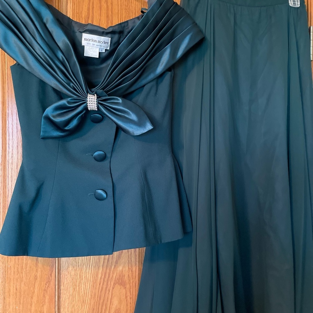 Elegant Vintage two piece skirt and top